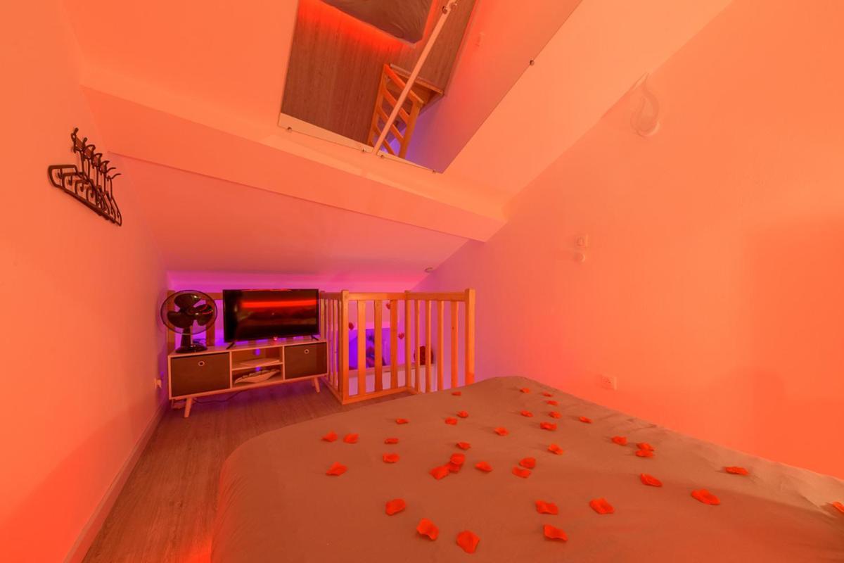 Love Room - Suite Romantique Avec Spa Privatif Le Puy-en-Velay Eksteriør bilde