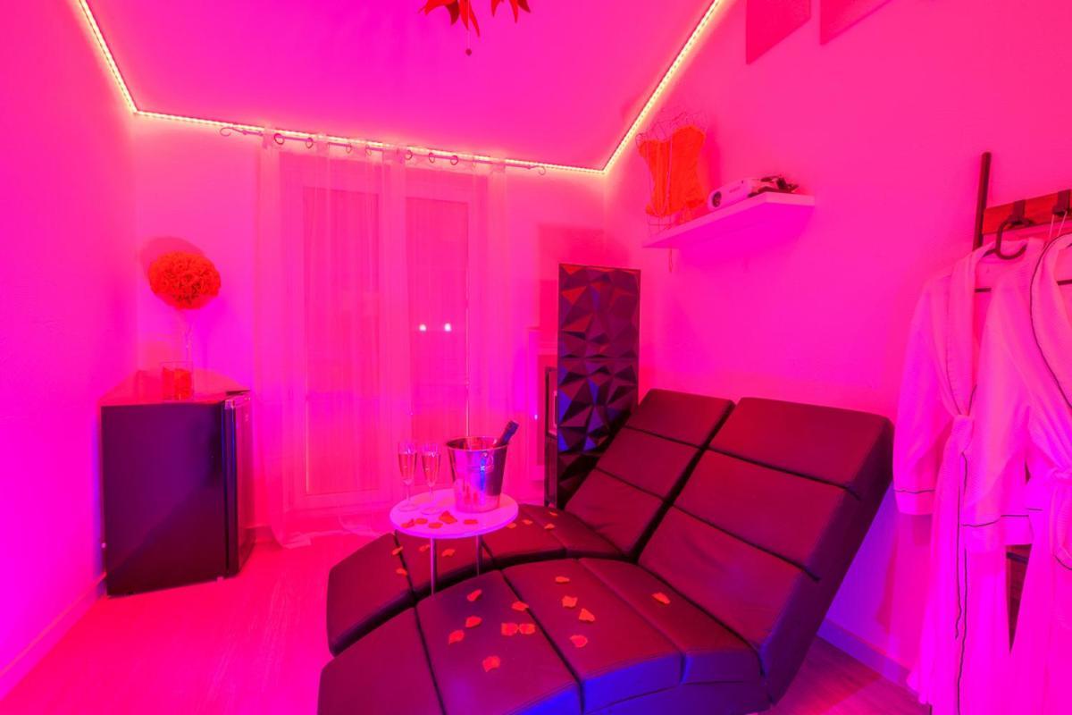 Love Room - Suite Romantique Avec Spa Privatif Le Puy-en-Velay Eksteriør bilde