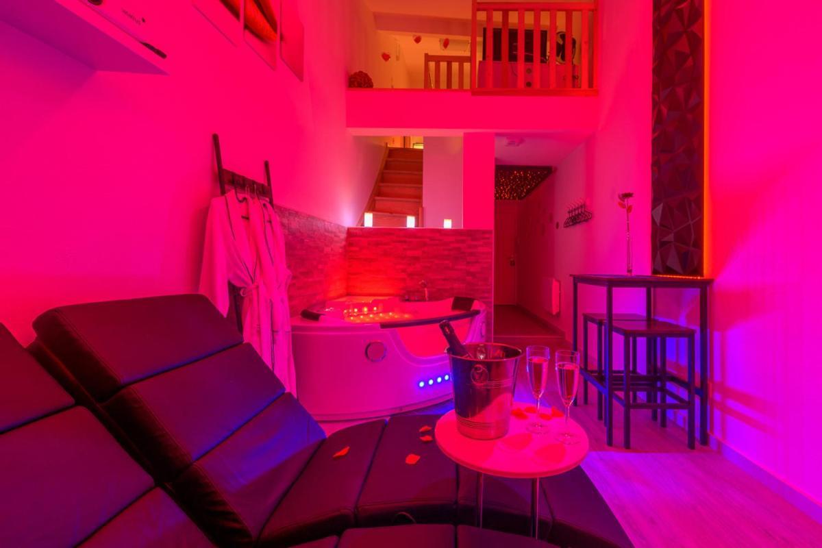 Love Room - Suite Romantique Avec Spa Privatif Le Puy-en-Velay Eksteriør bilde