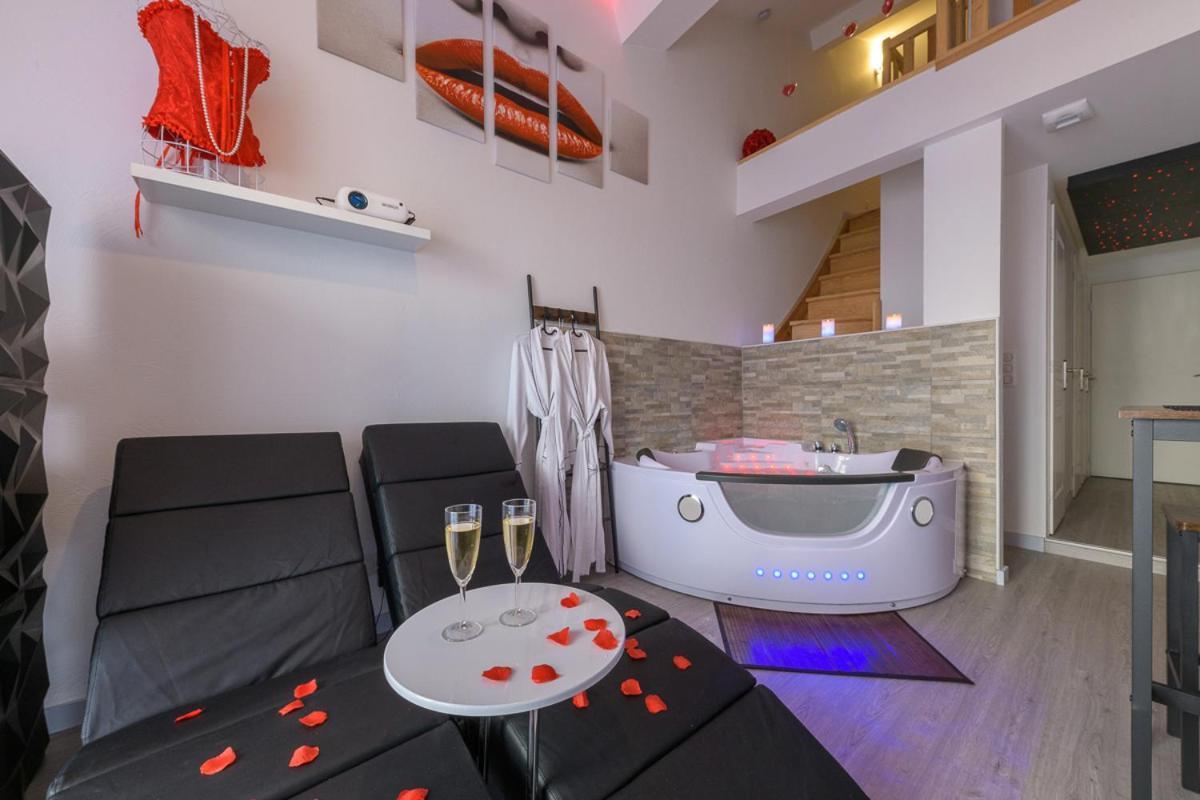 Love Room - Suite Romantique Avec Spa Privatif Le Puy-en-Velay Eksteriør bilde