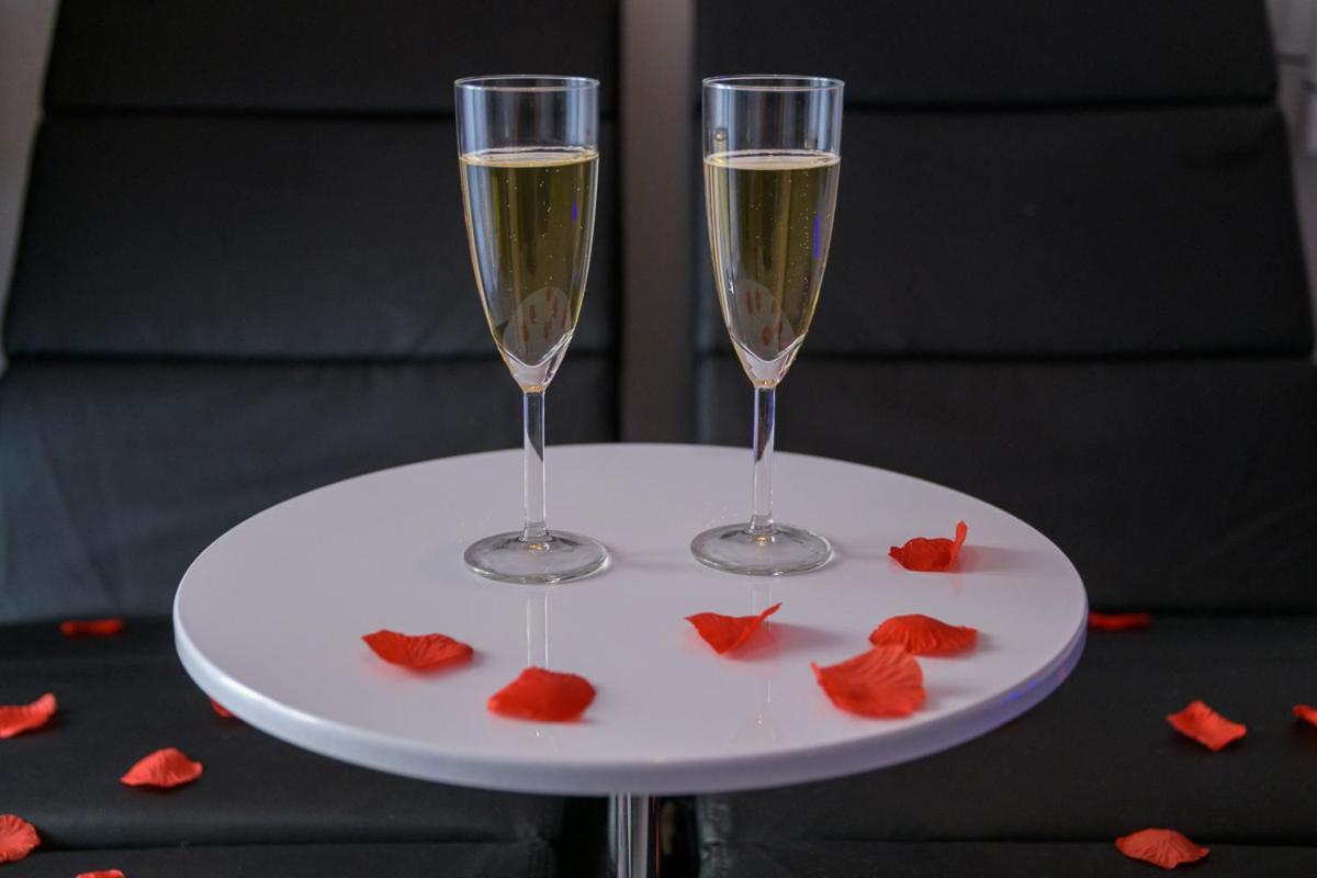 Love Room - Suite Romantique Avec Spa Privatif Le Puy-en-Velay Eksteriør bilde